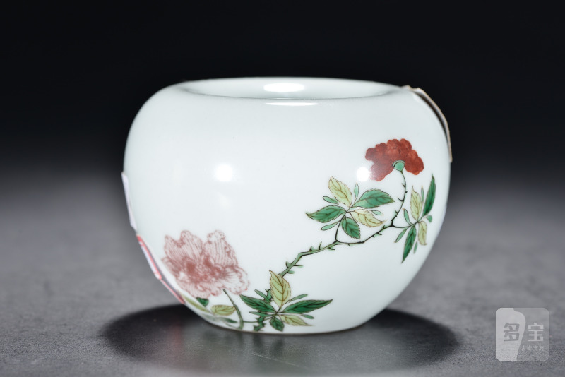 清康熙 粉彩釉里红花卉纹苹果尊 - 图1